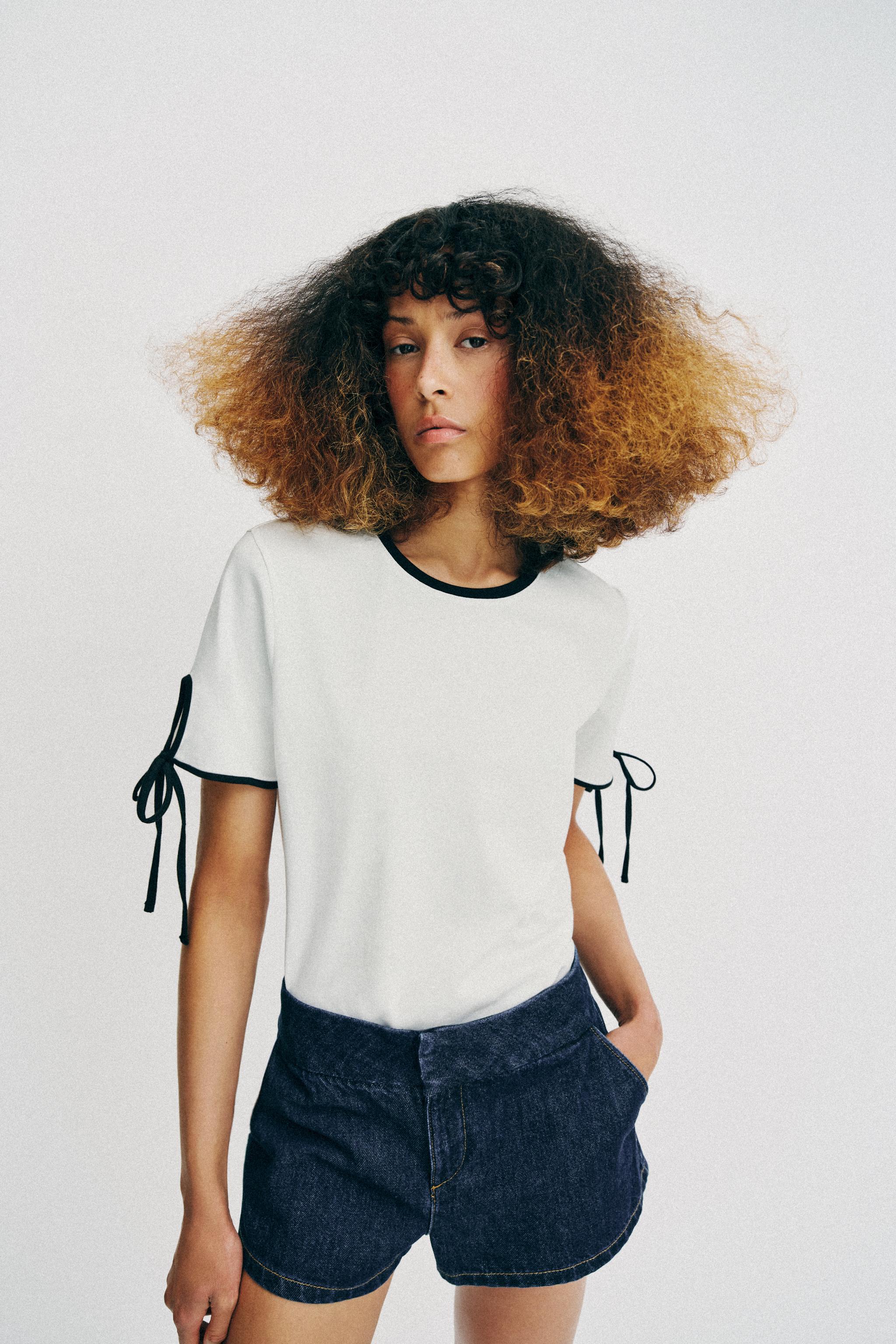 CONTRAST BOW T-SHIRT